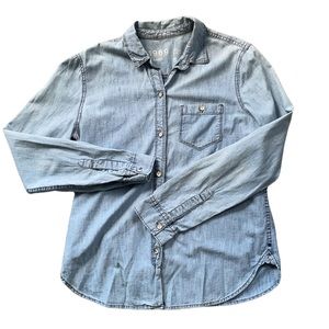 GAP Long Sleeve Chambray Button Down